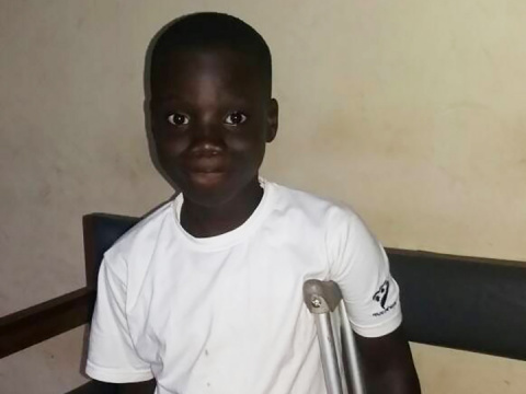 Una gamba nuova per Wisdom - Aidworld in Ghana